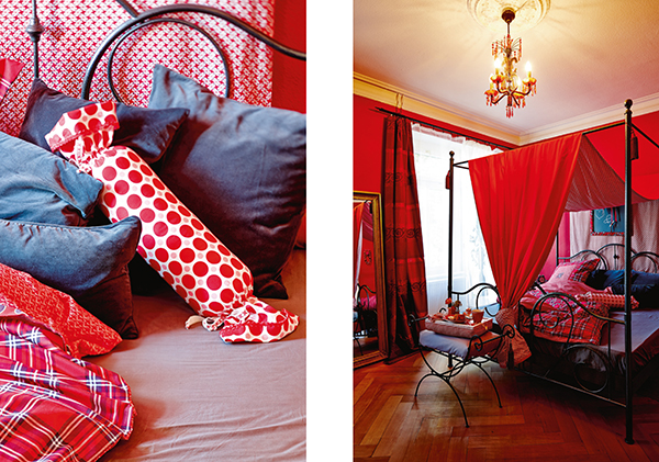 Une jolie chambre rouge